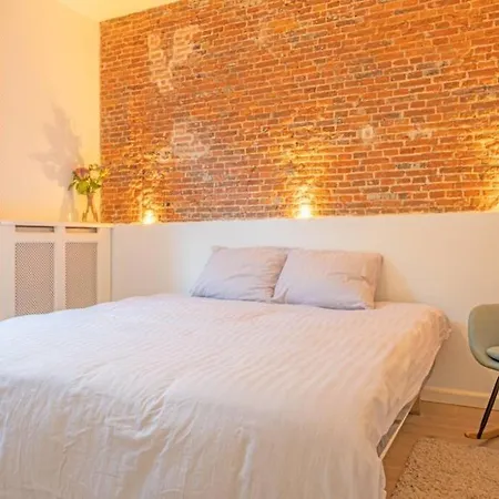 Apartment Location 2 Bedroom Groundfloor With Garden *