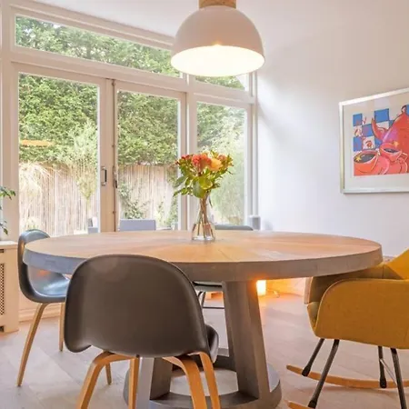 Location 2 Bedroom Groundfloor With Garden The Hague