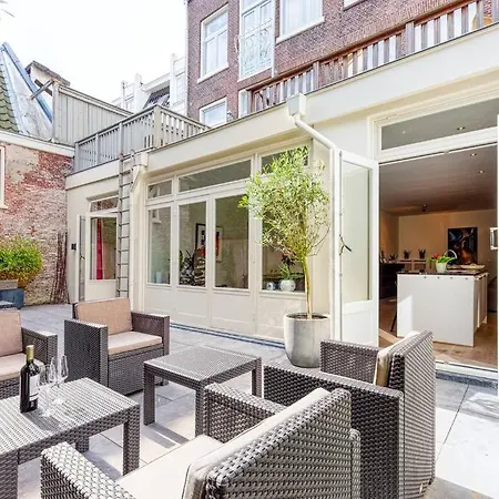 Location 2 Bedroom Groundfloor With Garden Διαμέρισμα Χάγη