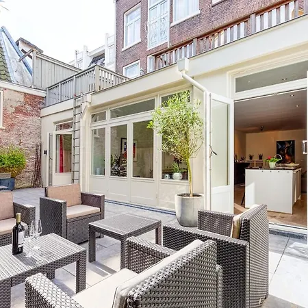 Apartment Location 2 Bedroom Groundfloor With Garden