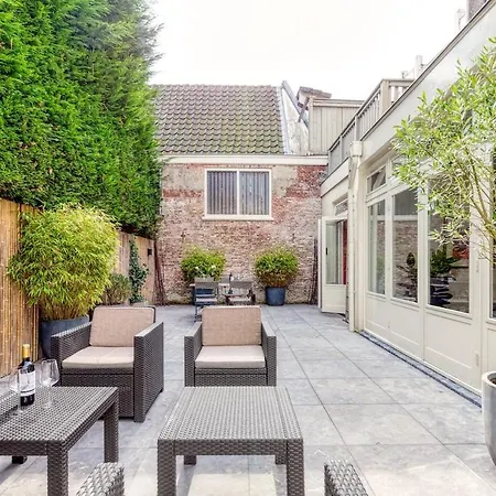 Location 2 Bedroom Groundfloor With Garden Apartment Den Haag