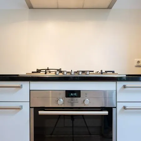 Location 2 Bedroom Groundfloor With Garden Χάγη