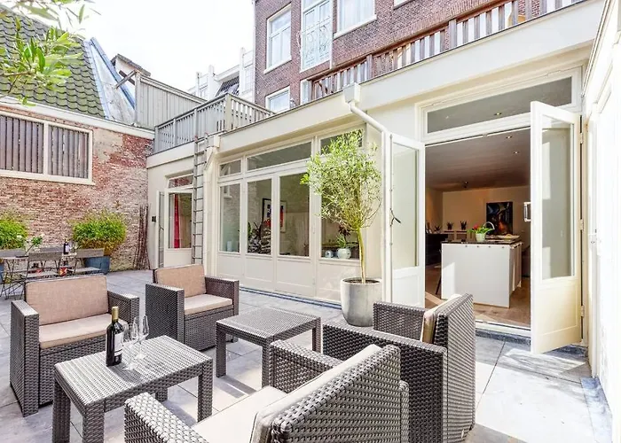 Location 2 Bedroom Groundfloor With Garden Apartamento Haia