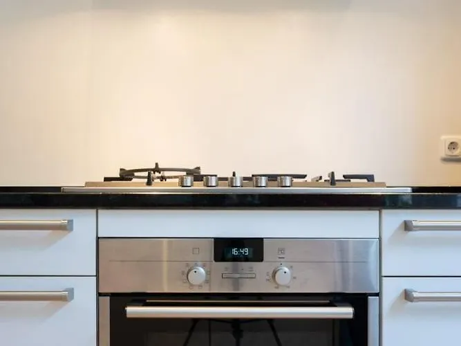 Location 2 Bedroom Groundfloor With Garden Den Haag