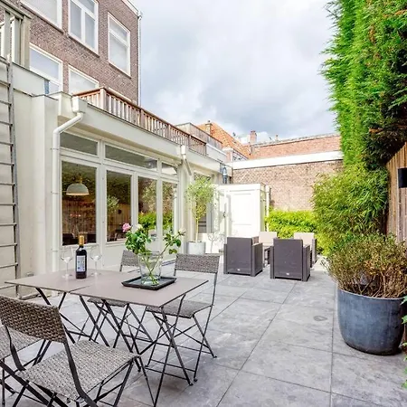 Location 2 Bedroom Groundfloor With Garden Appartement *